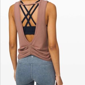 Lululemon tank - the cutest back